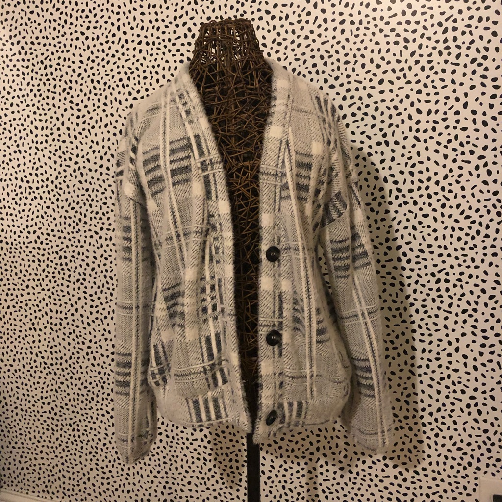 Patterned Soft Sweater!